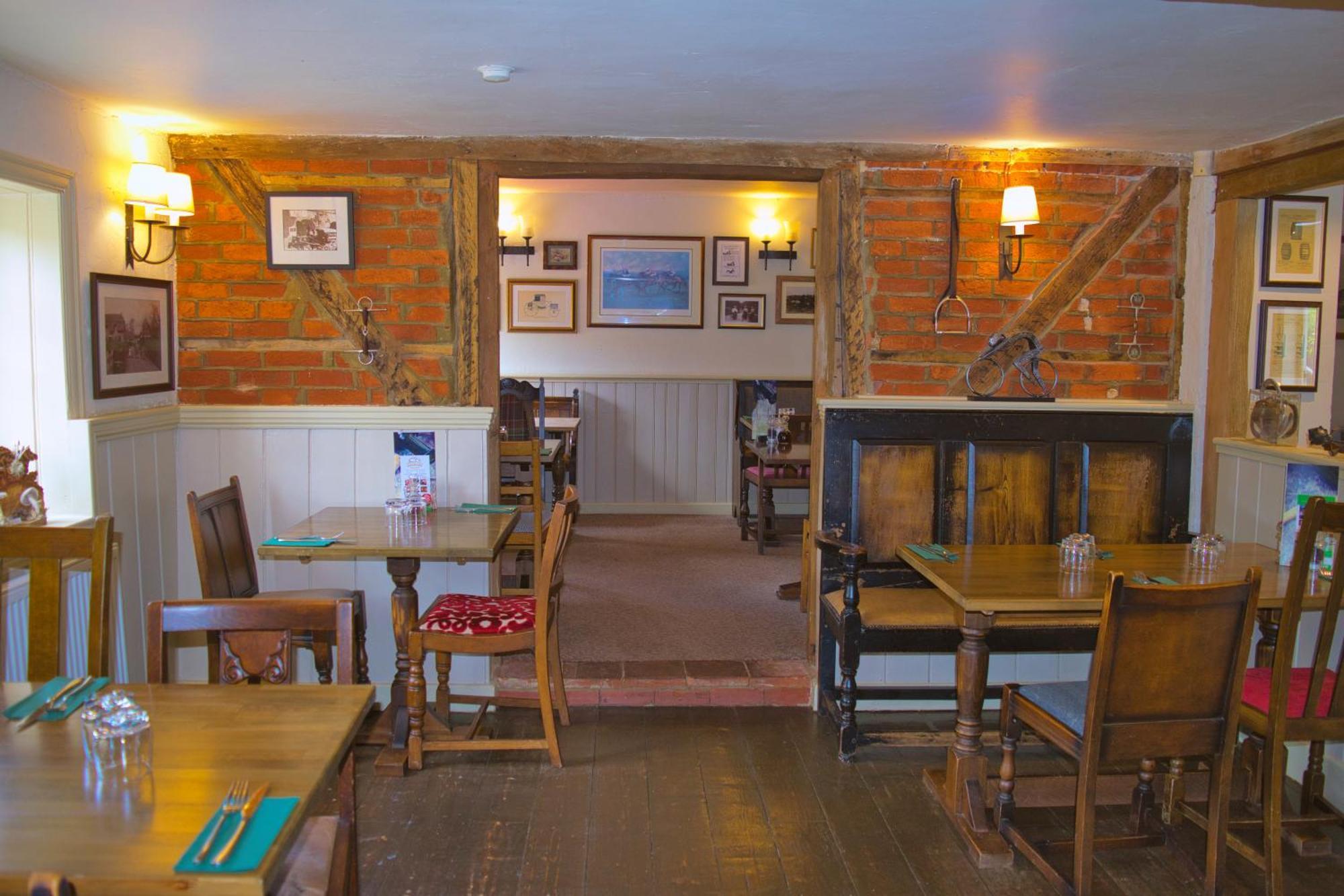 The Cartwheel Inn Whitsbury ภายนอก รูปภาพ